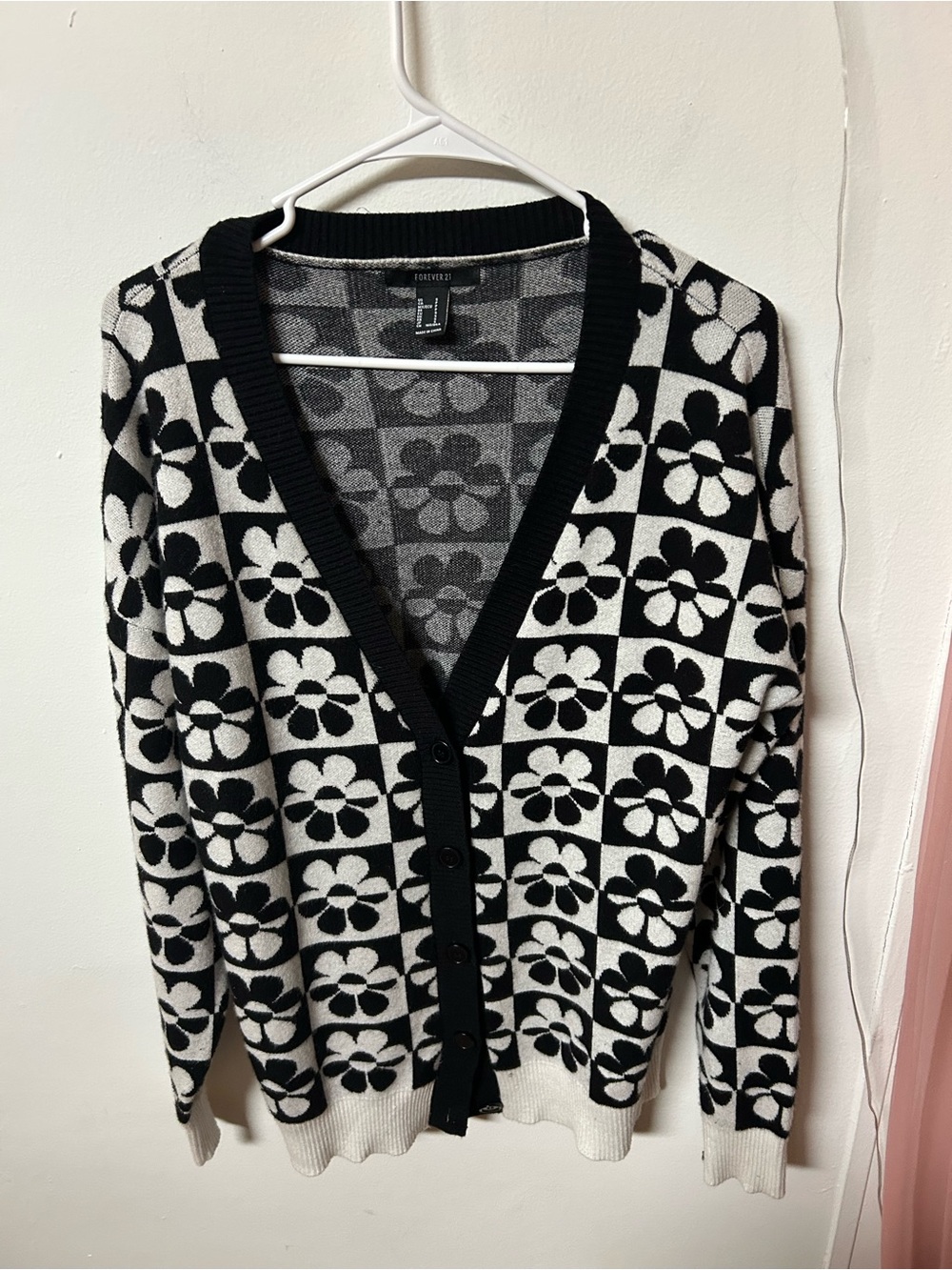 Forever 21 Black & White Floral Check V-Neck Cardigan Stain On Sleeve
